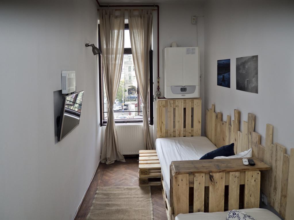 Victoria Poshtel Bucharest Ostello Camera foto