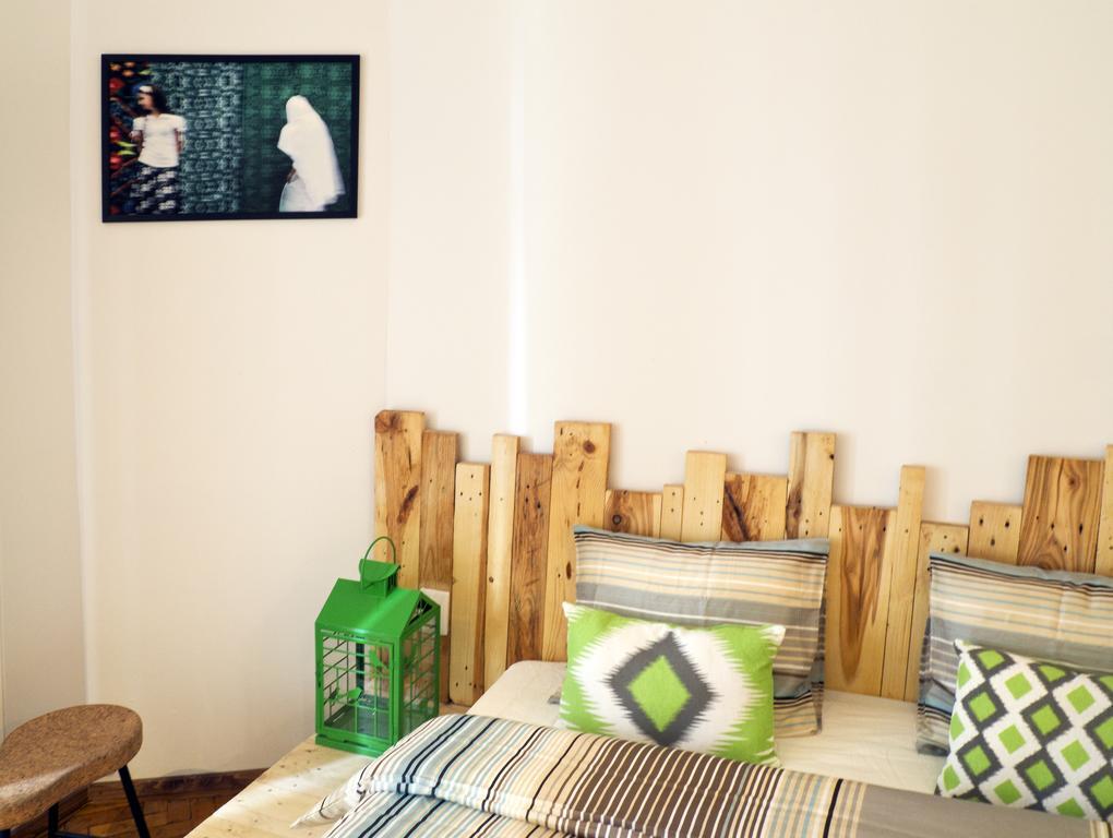Victoria Poshtel Bucharest Ostello Camera foto